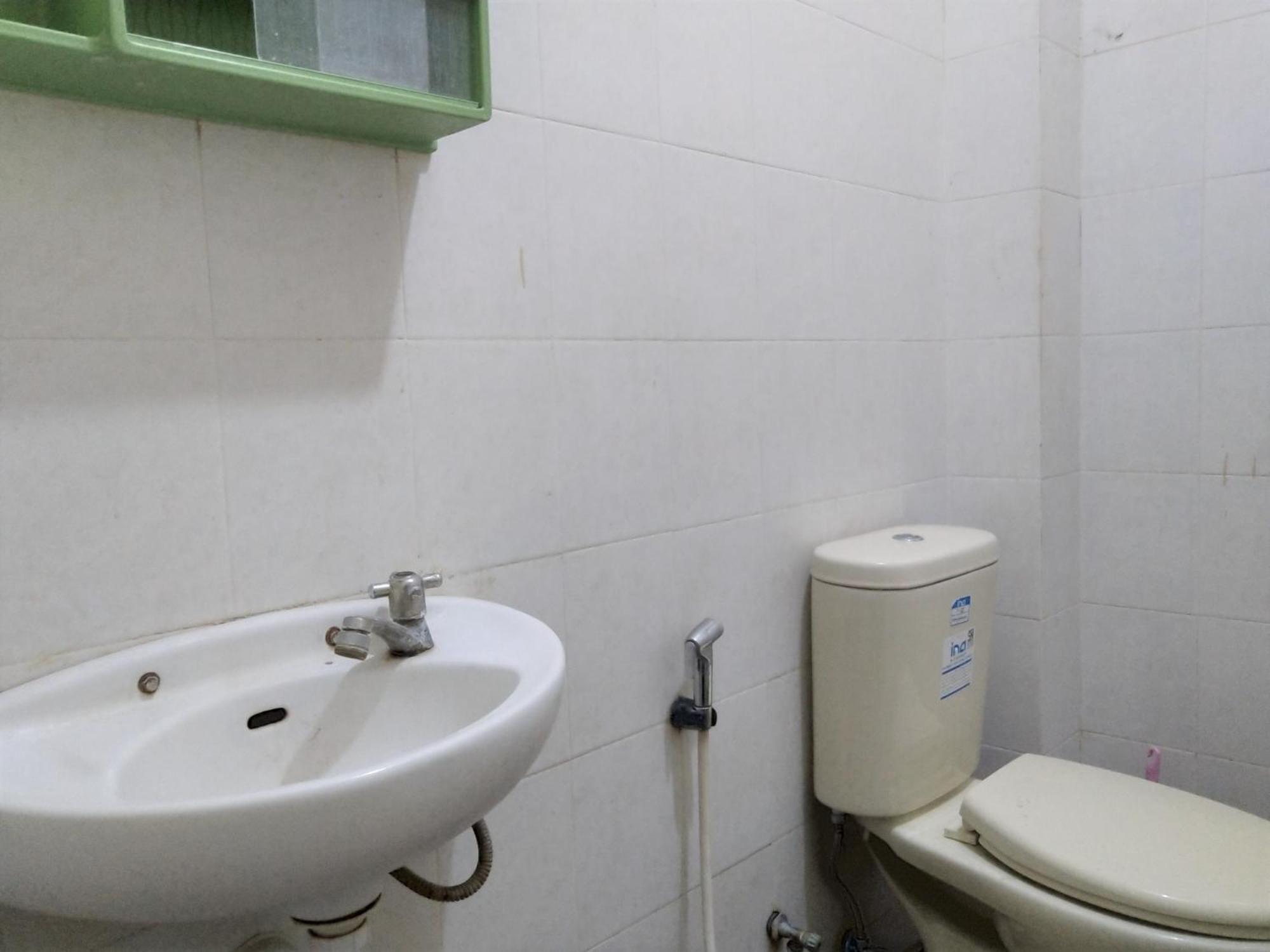 Hotel Pekalongan Syariah Mitra Reddoorz Værelse billede